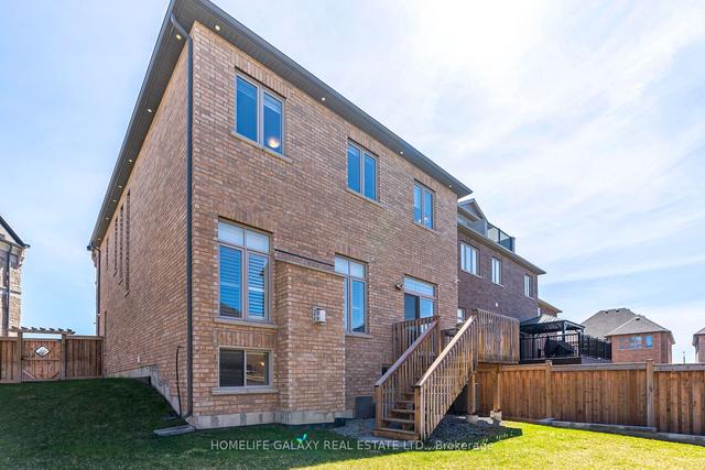 65 St Ives Cres, House detached with 4 bedrooms, 5 bathrooms and 6 parking in Whitby ON | Image 33