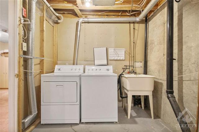 Laundry/utility room | Image 27