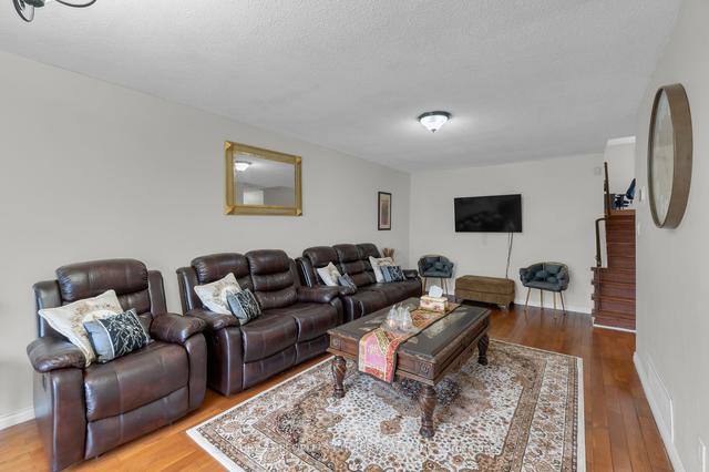 3741 Keenan Cres, House semidetached with 3 bedrooms, 2 bathrooms and 5 parking in Mississauga ON | Image 39