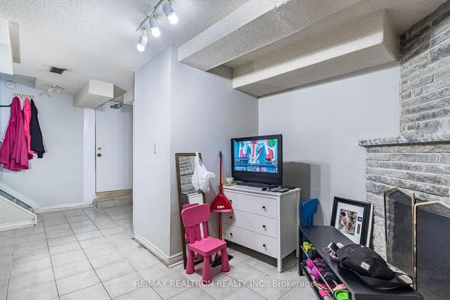 608a Northcliffe Blvd, House detached with 3 bedrooms, 2 bathrooms and 3 parking in Toronto ON | Image 28