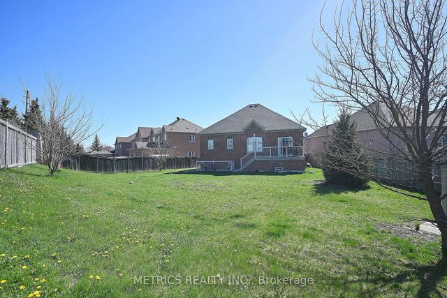 42 Carmel Cres, House detached with 3 bedrooms, 3 bathrooms and 6 parking in Brampton ON | Image 26