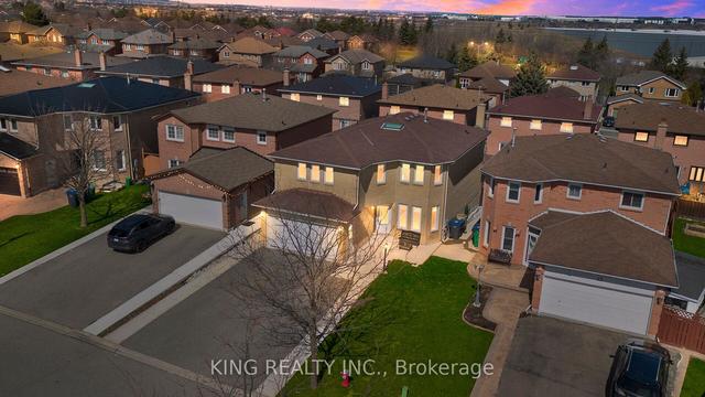 19 Kirk Dr, House detached with 5 bedrooms, 5 bathrooms and 8 parking in Brampton ON | Image 1