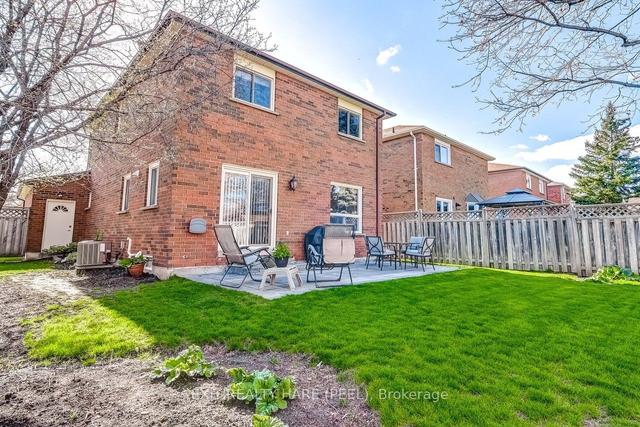 119 Major Wm. Sharpe Dr, House detached with 3 bedrooms, 2 bathrooms and 5 parking in Brampton ON | Image 27