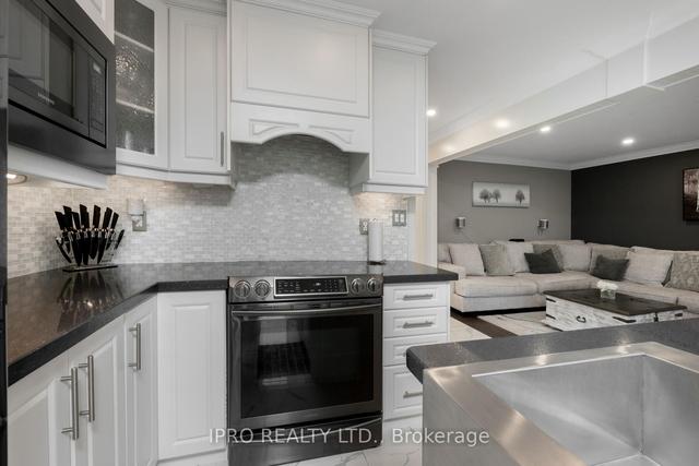 27 Petworth Rd, House detached with 4 bedrooms, 3 bathrooms and 4 parking in Brampton ON | Image 36