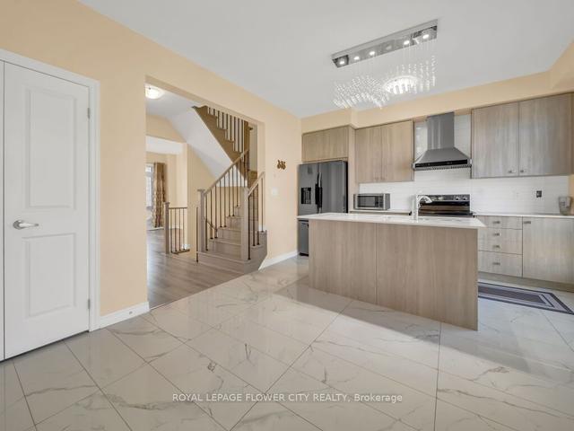 26 Ravenbury St, House attached with 3 bedrooms, 4 bathrooms and 3 parking in Brampton ON | Image 9