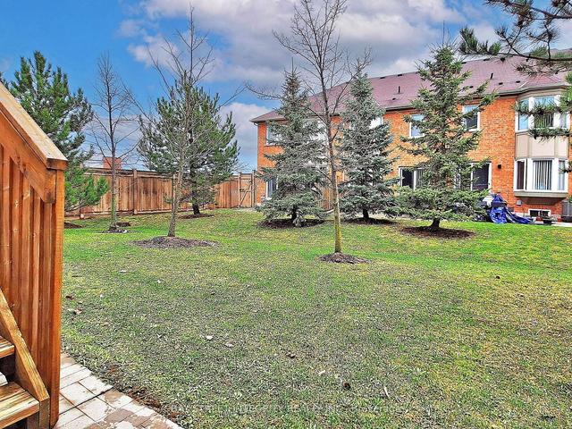 17 Winn Pl, Townhouse with 3 bedrooms, 4 bathrooms and 2 parking in Aurora ON | Image 30