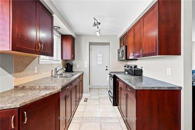 11 Huntingwood Gate, House semidetached with 3 bedrooms, 1 bathrooms and 6 parking in St. Catharines ON | Image 29