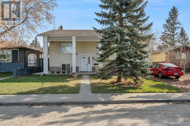 5220 19 Avenue Nw, House detached with 4 bedrooms, 2 bathrooms and 5 parking in Calgary AB | Image 2