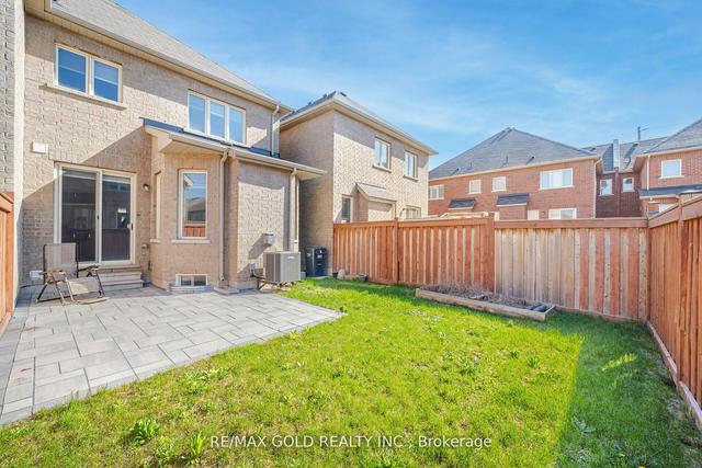 22 Trentonian St, House attached with 3 bedrooms, 4 bathrooms and 2 parking in Brampton ON | Image 14