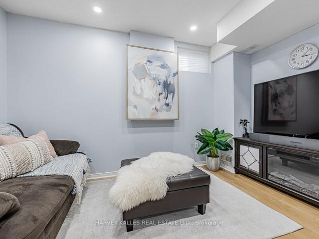 12 - 2 Hedge End Rd, Townhouse with 3 bedrooms, 3 bathrooms and 2 parking in Toronto ON | Image 16