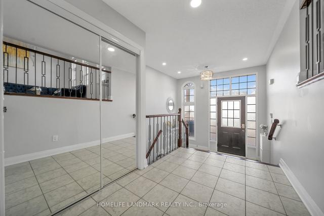 54 Earlsbridge Blvd, House detached with 4 bedrooms, 5 bathrooms and 6 parking in Brampton ON | Image 6