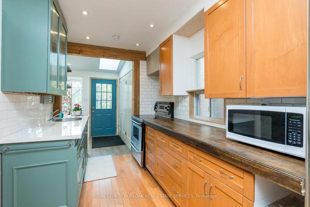 39 Twenty Fourth St, House detached with 3 bedrooms, 1 bathrooms and 1 parking in Toronto ON | Image 5