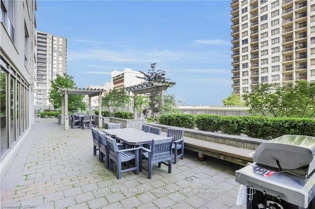 1307 - 330 Ridout St N, Condo with 2 bedrooms, 2 bathrooms and 2 parking in London ON | Image 5