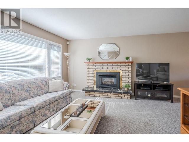 2515 Mckenzie Street, House detached with 3 bedrooms, 1 bathrooms and null parking in Penticton BC | Image 5