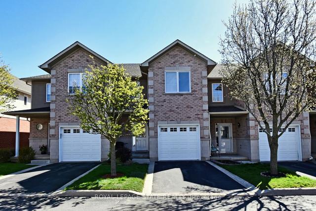 36 - 81 Valridge Dr, Townhouse with 3 bedrooms, 3 bathrooms and 2 parking in Hamilton ON | Image 1