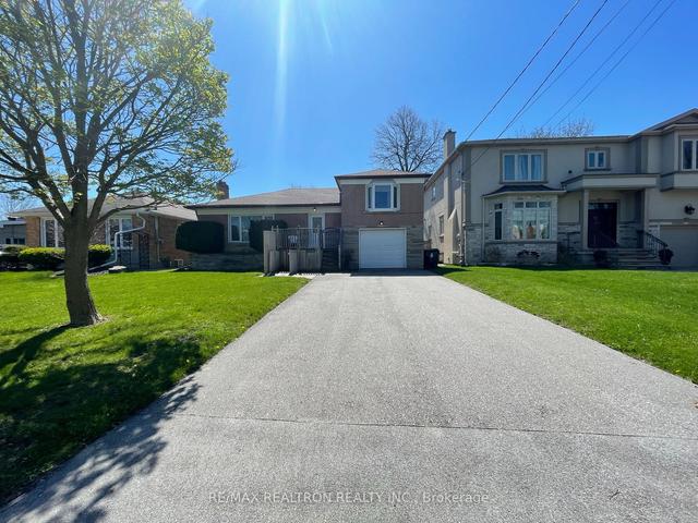 275 Betty Ann Dr, House detached with 3 bedrooms, 2 bathrooms and 5 parking in Toronto ON | Image 5