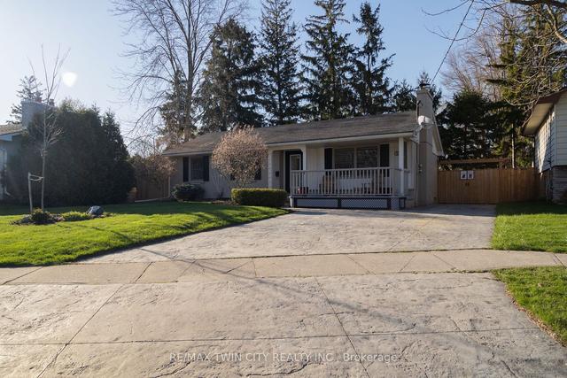 818 Cambridge St, House detached with 3 bedrooms, 2 bathrooms and 4 parking in Woodstock ON | Image 1