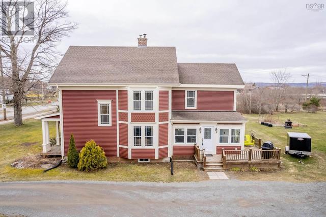 204 Main Street, House detached with 3 bedrooms, 1 bathrooms and null parking in Berwick NS | Image 4
