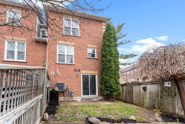 46 Wyatt Lane, Townhouse with 3 bedrooms, 2 bathrooms and 2 parking in Aurora ON | Image 21