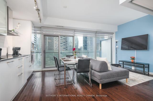911 - 12 York St, Condo with 1 bedrooms, 1 bathrooms and 0 parking in Toronto ON | Image 12