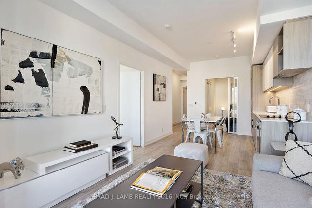 733 - 2020 Bathurst St, Condo with 2 bedrooms, 2 bathrooms and 0 parking in Toronto ON | Image 5