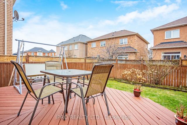 6 Quance Gate, House detached with 3 bedrooms, 4 bathrooms and 5 parking in Brampton ON | Image 18
