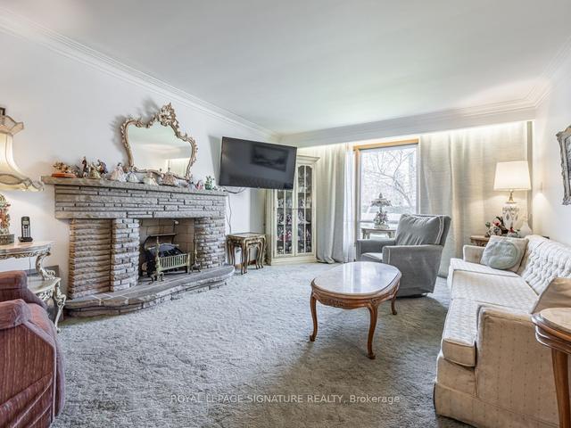 127 Yonge Blvd, House detached with 6 bedrooms, 3 bathrooms and 6 parking in Toronto ON | Image 22