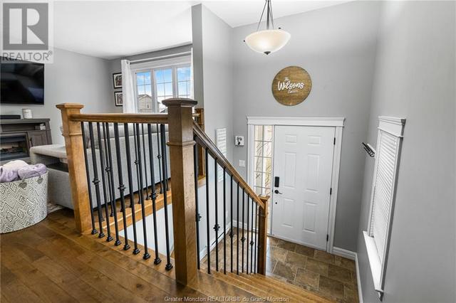 196 Lorette, House semidetached with 3 bedrooms, 1 bathrooms and null parking in Dieppe NB | Image 2