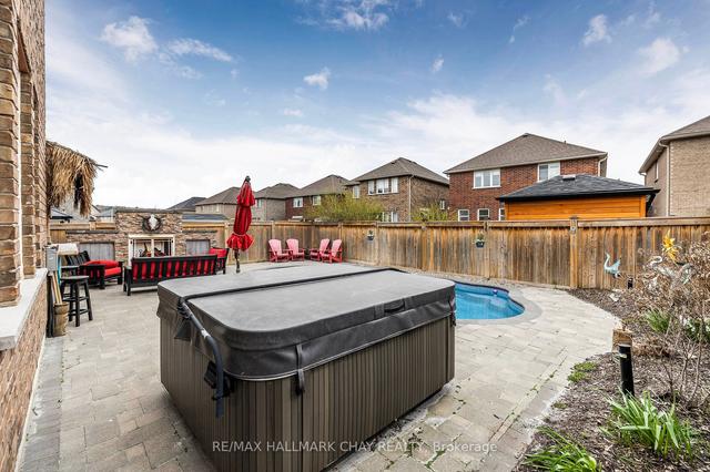 30 Marta Cres, House detached with 4 bedrooms, 3 bathrooms and 6 parking in Barrie ON | Image 21