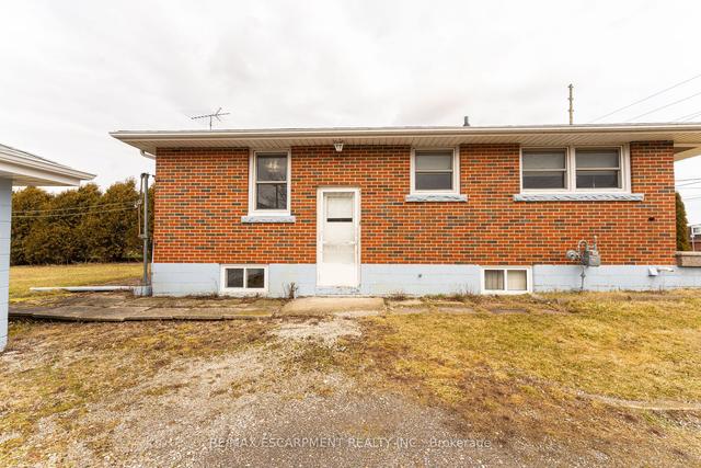 590 Glover Rd, House detached with 2 bedrooms, 1 bathrooms and 8 parking in Hamilton ON | Image 9