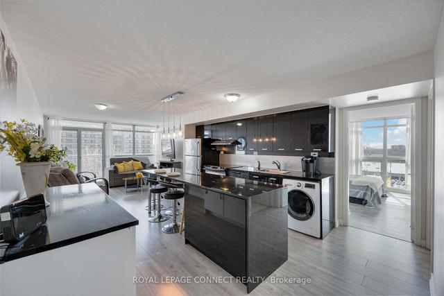 711 - 33 Singer Crt, Condo with 2 bedrooms, 2 bathrooms and 1 parking in Toronto ON | Image 9