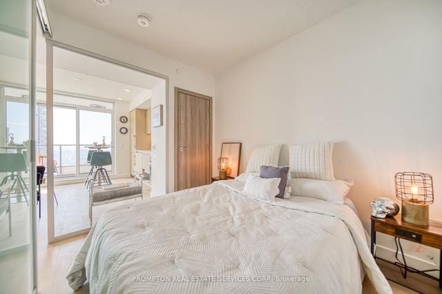 4710 - 38 Widmer St, Condo with 2 bedrooms, 1 bathrooms and 0 parking in Toronto ON | Image 8