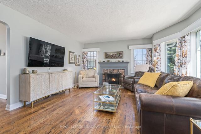 284 Maple Ave N, House detached with 3 bedrooms, 2 bathrooms and 4 parking in Halton Hills ON | Image 32