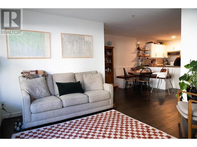 109 - 539 Yates Road, Condo with 2 bedrooms, 2 bathrooms and 1 parking in Kelowna BC | Image 3