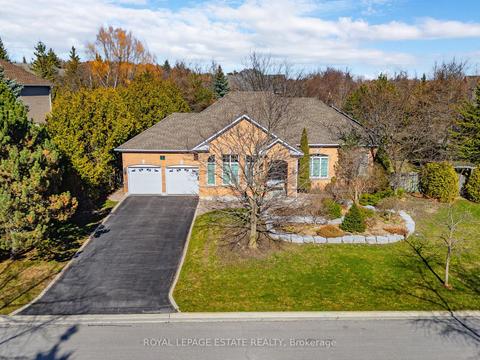 1 Kootenay Rdge, House detached with 3 bedrooms, 3 bathrooms and 6 parking in Vaughan ON | Card Image