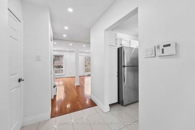 511 - 9 Liszt Gate E, Townhouse with 4 bedrooms, 2 bathrooms and 1 parking in Toronto ON | Image 3