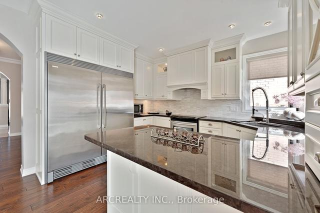 37 Newbridge Ave, House detached with 4 bedrooms, 5 bathrooms and 6 parking in Richmond Hill ON | Image 4