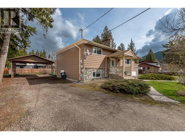 606 Forest Park Street, House detached with 4 bedrooms, 2 bathrooms and 1 parking in Sicamous BC | Image 53
