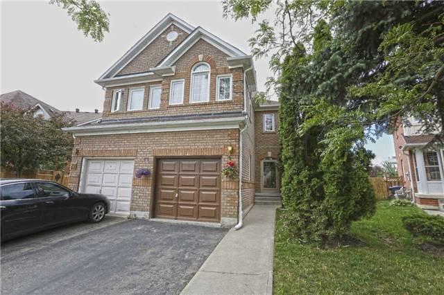 77 Clover Bloom Rd, House semidetached with 3 bedrooms, 4 bathrooms and 4 parking in Brampton ON | Image 2
