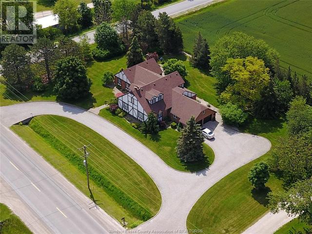 6831 County Rd 18, House detached with 5 bedrooms, 2 bathrooms and null parking in Amherstburg ON | Image 4