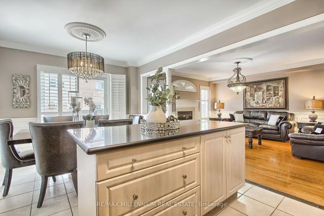 10 Royal Springs Cres, House detached with 4 bedrooms, 4 bathrooms and 6 parking in Brampton ON | Image 3