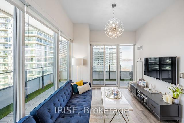 1104 - 20 Shore Breeze Dr, Condo with 2 bedrooms, 2 bathrooms and 1 parking in Toronto ON | Image 3