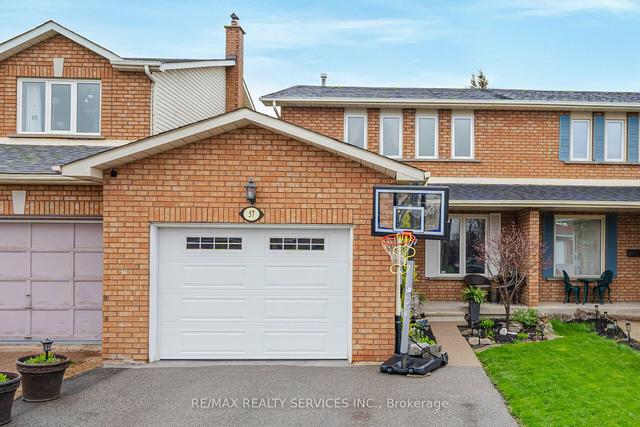 57 Dumfries Ave, House attached with 3 bedrooms, 4 bathrooms and 4 parking in Brampton ON | Image 12