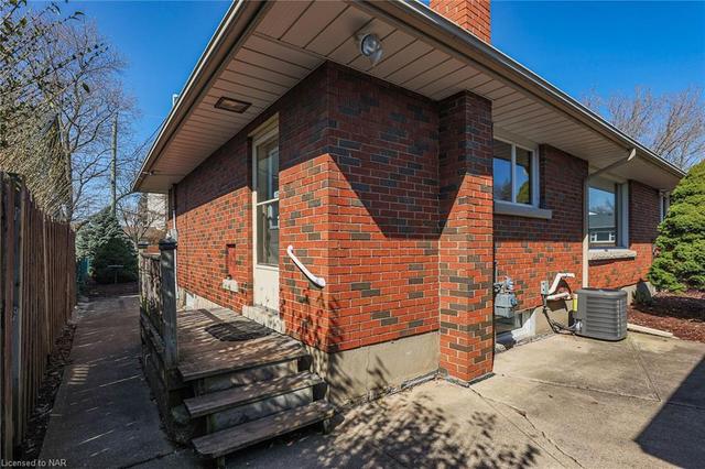 35 Hewko Street, House detached with 3 bedrooms, 1 bathrooms and 5 parking in St. Catharines ON | Image 14