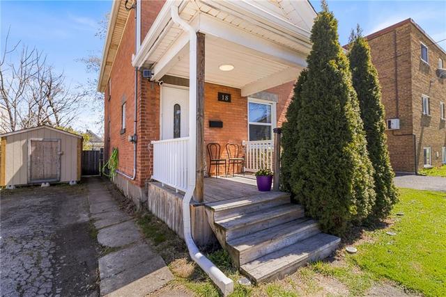 18 Prince Street, House detached with 3 bedrooms, 1 bathrooms and 2 parking in St. Catharines ON | Image 4