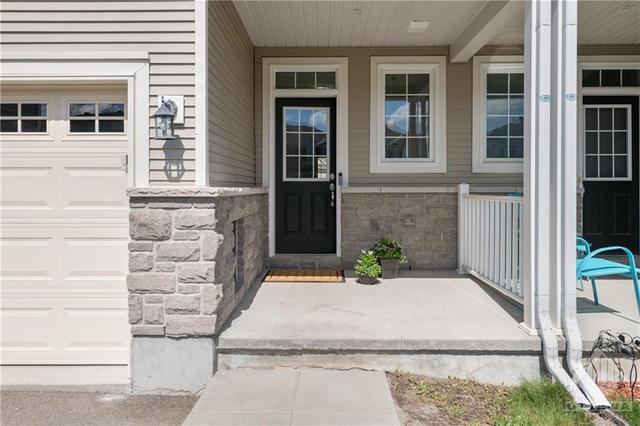 577 Barrick Hill Road, Townhouse with 3 bedrooms, 3 bathrooms and 3 parking in Ottawa ON | Image 2