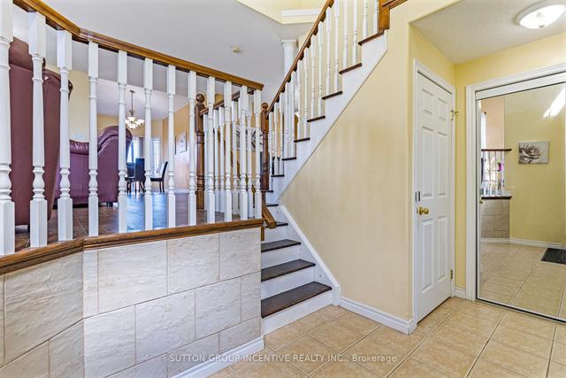 50 Dinnick Cres, House detached with 4 bedrooms, 3 bathrooms and 4 parking in Orangeville ON | Image 12