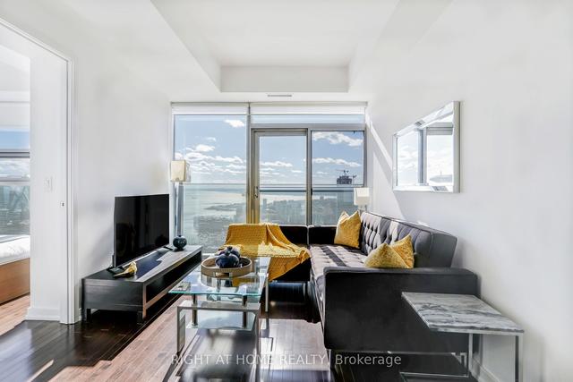 6407 - 14 York St, Condo with 1 bedrooms, 1 bathrooms and 0 parking in Toronto ON | Image 1