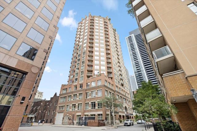2002 - 100 Hayden St, Condo with 2 bedrooms, 2 bathrooms and 1 parking in Toronto ON | Image 11