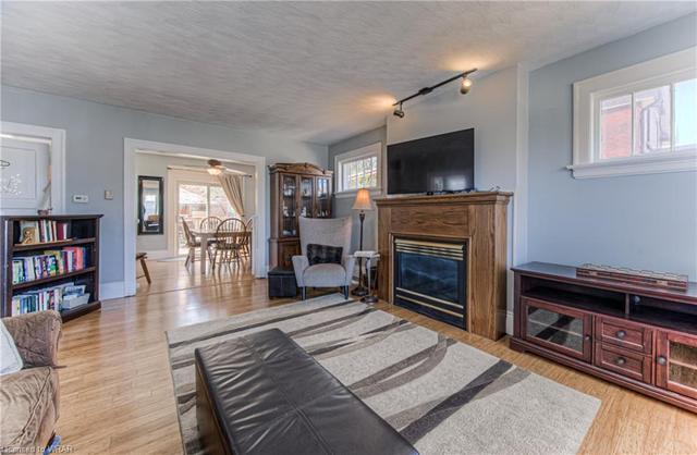 227 Weber Street E, House detached with 3 bedrooms, 2 bathrooms and 4 parking in Kitchener ON | Image 4